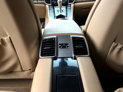 Used 2014 Porsche Panamera S image 15