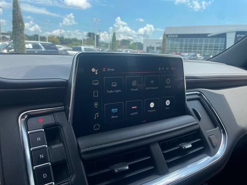 Used 2024 GMC Yukon XL SLT w/ SLT Premium Package AWD/4WD image 15