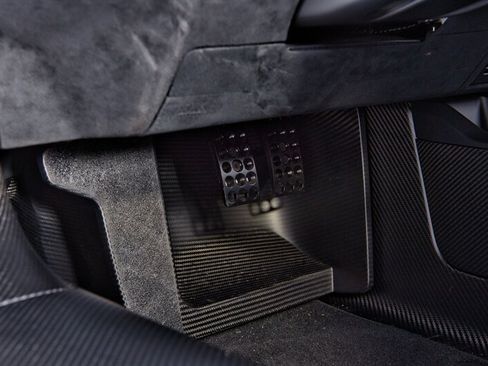 Used 2020 Ford GT Carbon Series RWD image 19
