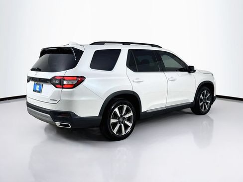 Used 2024 Honda Pilot Touring image 8