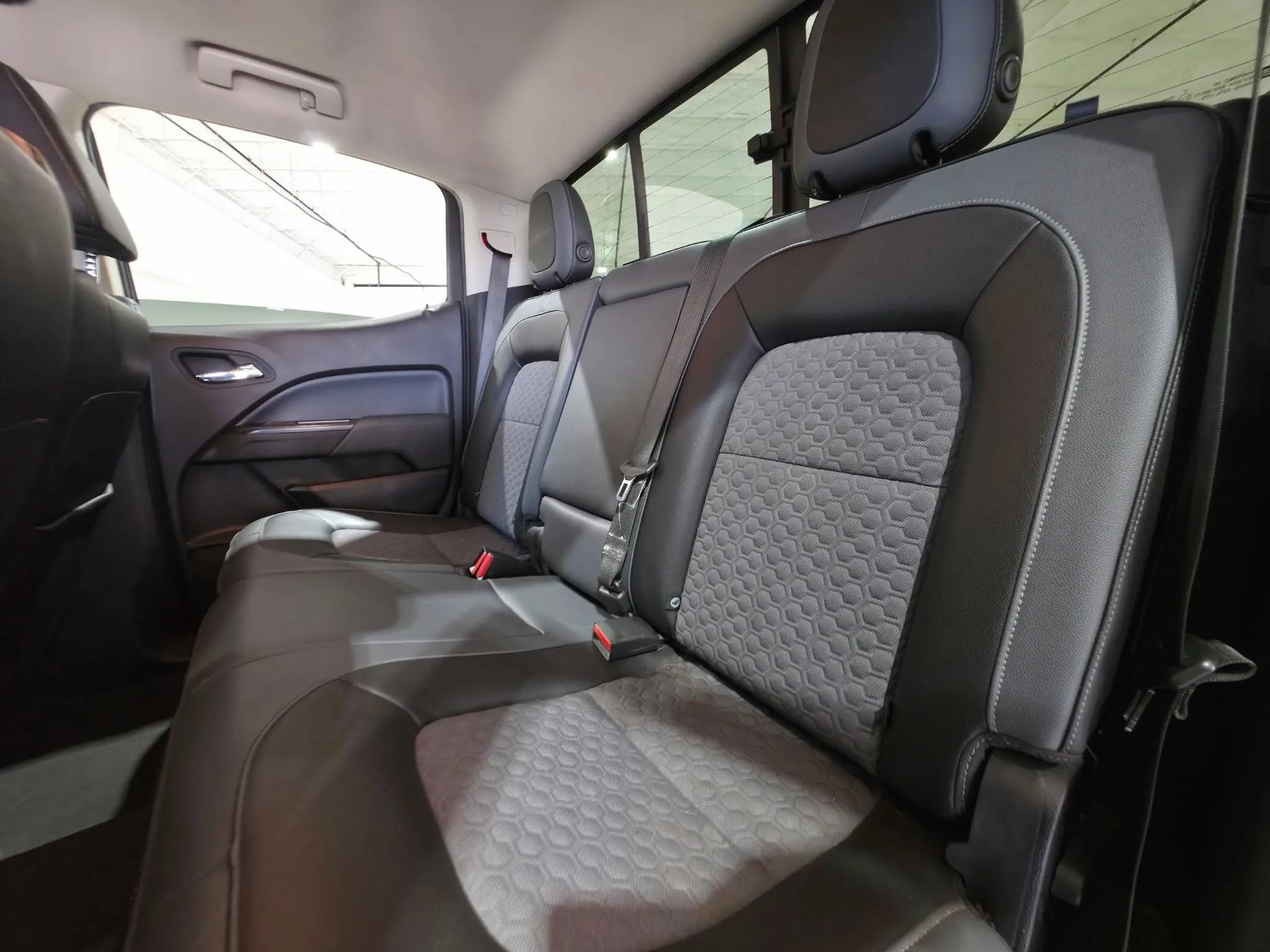 Used 2017 Chevrolet Colorado Z71 RWD image 12