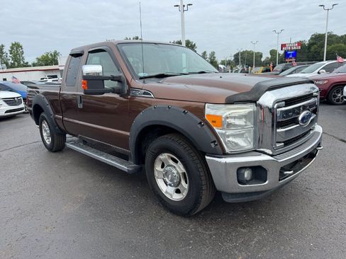 Used 2011 Ford F250 XLT w/ XTR Plus Pkg RWD image 7