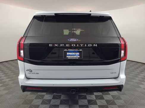 Used 2025 Ford Expedition Max Active image 4