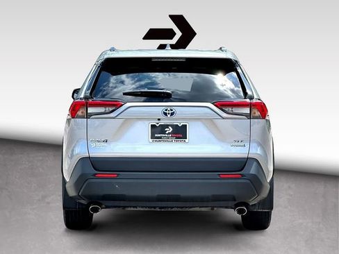 Used 2021 Toyota RAV4 XLE w/ Convenience Package image 7