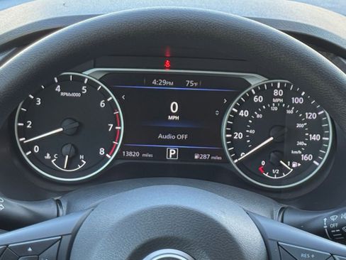 Used 2025 Nissan Sentra SV FWD image 39