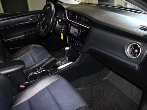 Used 2017 Toyota Corolla SE FWD image 24
