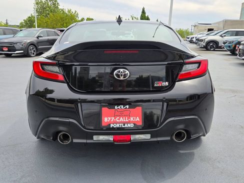 Used 2024 Toyota GR86 Premium RWD image 4