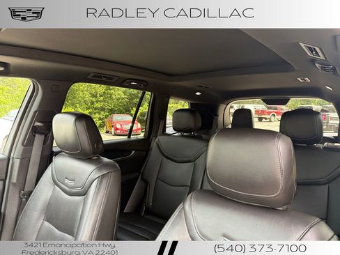 Used 2023 Cadillac XT6 Premium Luxury AWD/4WD image 2