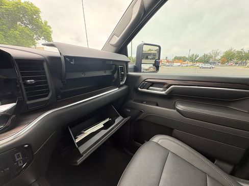 Used 2024 GMC Sierra 2500 SLT w/ SLT Premium Package AWD/4WD image 31