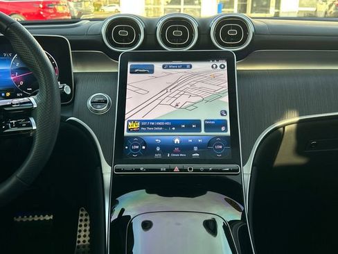 Used 2024 Mercedes-Benz GLC 300 4MATIC image 35