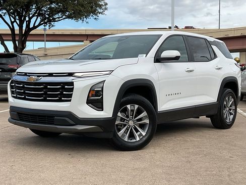 Used 2025 Chevrolet Equinox LT image 2