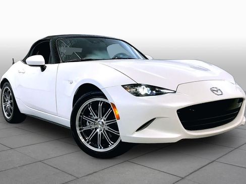 Used 2023 MAZDA MX-5 Miata Grand Touring RWD image 2