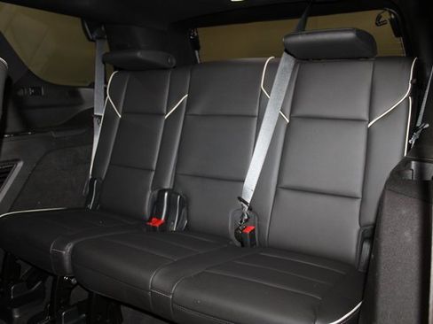 Certified 2023 Cadillac Escalade Premium Luxury image 11