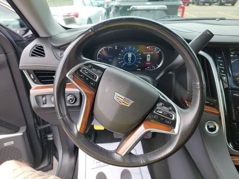 Used 2019 Cadillac Escalade ESV Luxury AWD/4WD image 11