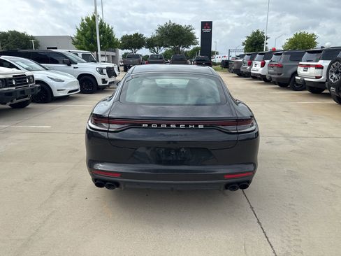 Used 2021 Porsche Panamera image 4
