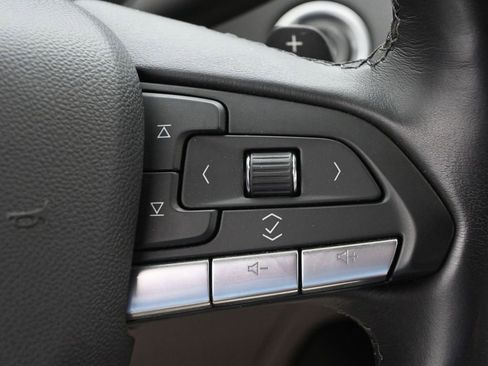 Used 2022 Cadillac XT4 Luxury w/ Cold Weather Package image 13