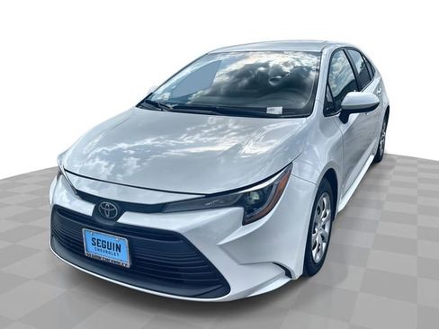 Used 2025 Toyota Corolla LE FWD image 1