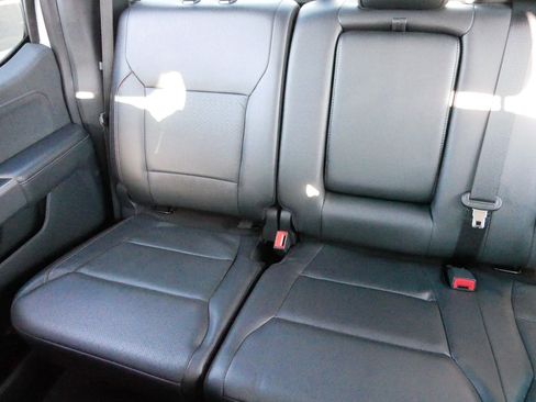 Used 2022 Ford F150 Lariat w/ Max Trailer Tow Package image 12