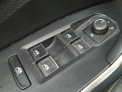 Used 2024 Volkswagen Jetta SE FWD image 27