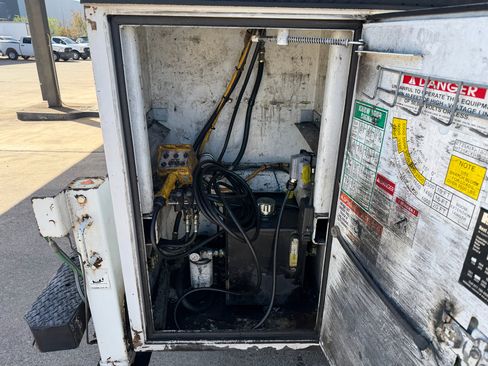 Used 2017 Ford F550 2WD Regular Cab Super Duty image 40