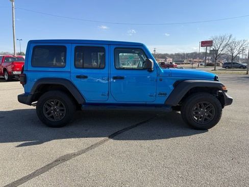 Used 2024 Jeep Wrangler Sport S image 7