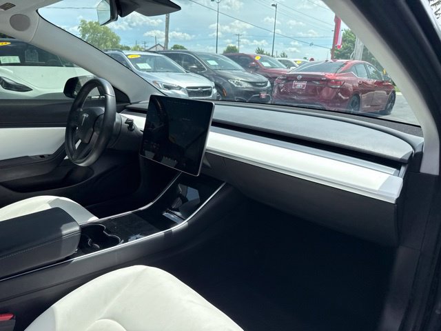 Used 2018 Tesla Model 3 Mid Range RWD image 22