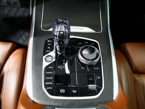 Used 2022 BMW X7 M50i w/ Executive Package image 22