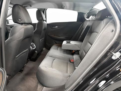 Used 2017 Chevrolet Malibu LT image 5