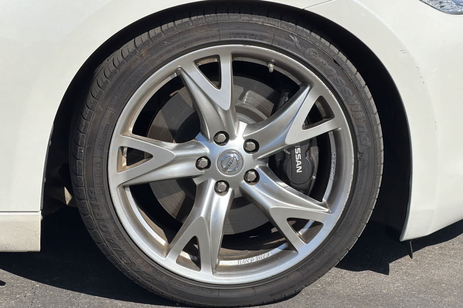 Used 2009 Nissan 370Z Touring w/ Sport Pkg RWD image 28