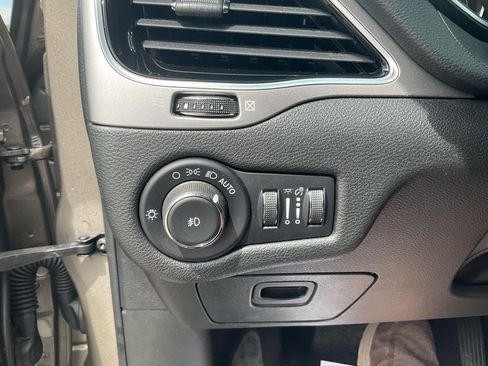 Used 2021 Jeep Cherokee Latitude Lux 80th Anniv w/ Quick Order Package 26U 80TH image 17