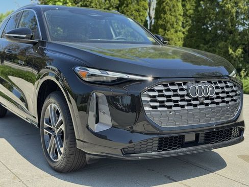 New 2025 Audi Q5 Premium w/ Convenience Package image 2