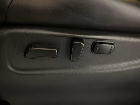 Used 2016 INFINITI QX80 4WD w/ Deluxe Technology Package image 12