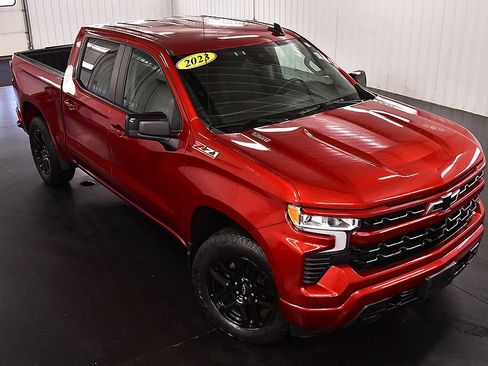 Used 2023 Chevrolet Silverado 1500 RST w/ Z71 Off-Road Package AWD/4WD image 15