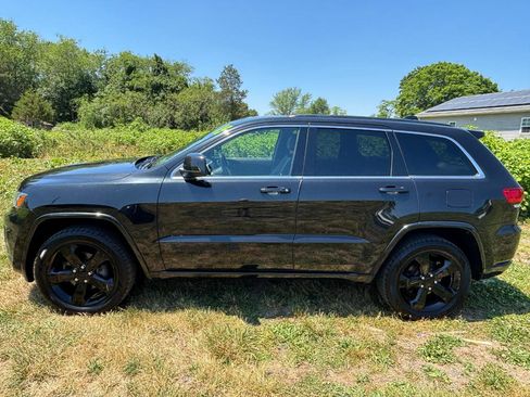 Used 2015 Jeep Grand Cherokee Altitude AWD/4WD image 8