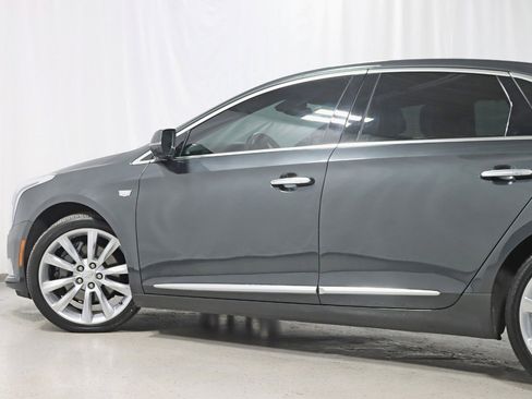 Used 2018 Cadillac XTS Vsport Platinum image 11
