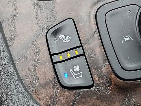 Used 2020 GMC Acadia Denali AWD/4WD image 24