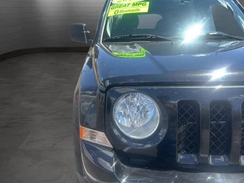 Used 2017 Jeep Patriot Latitude AWD/4WD image 28