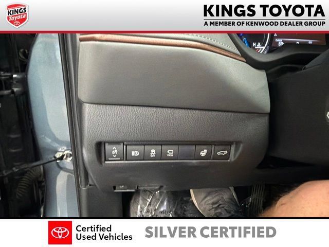 Used 2021 Toyota Venza Limited w/ Advanced Technology Package AWD/4WD image 28