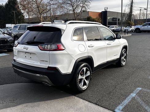 Used 2019 Jeep Cherokee Limited image 9