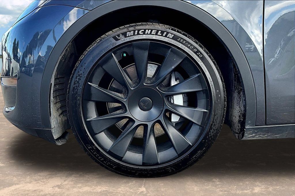 Used 2020 Tesla Model Y Long Range AWD/4WD image 32