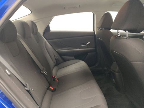 Used 2024 Hyundai Elantra SE FWD image 19