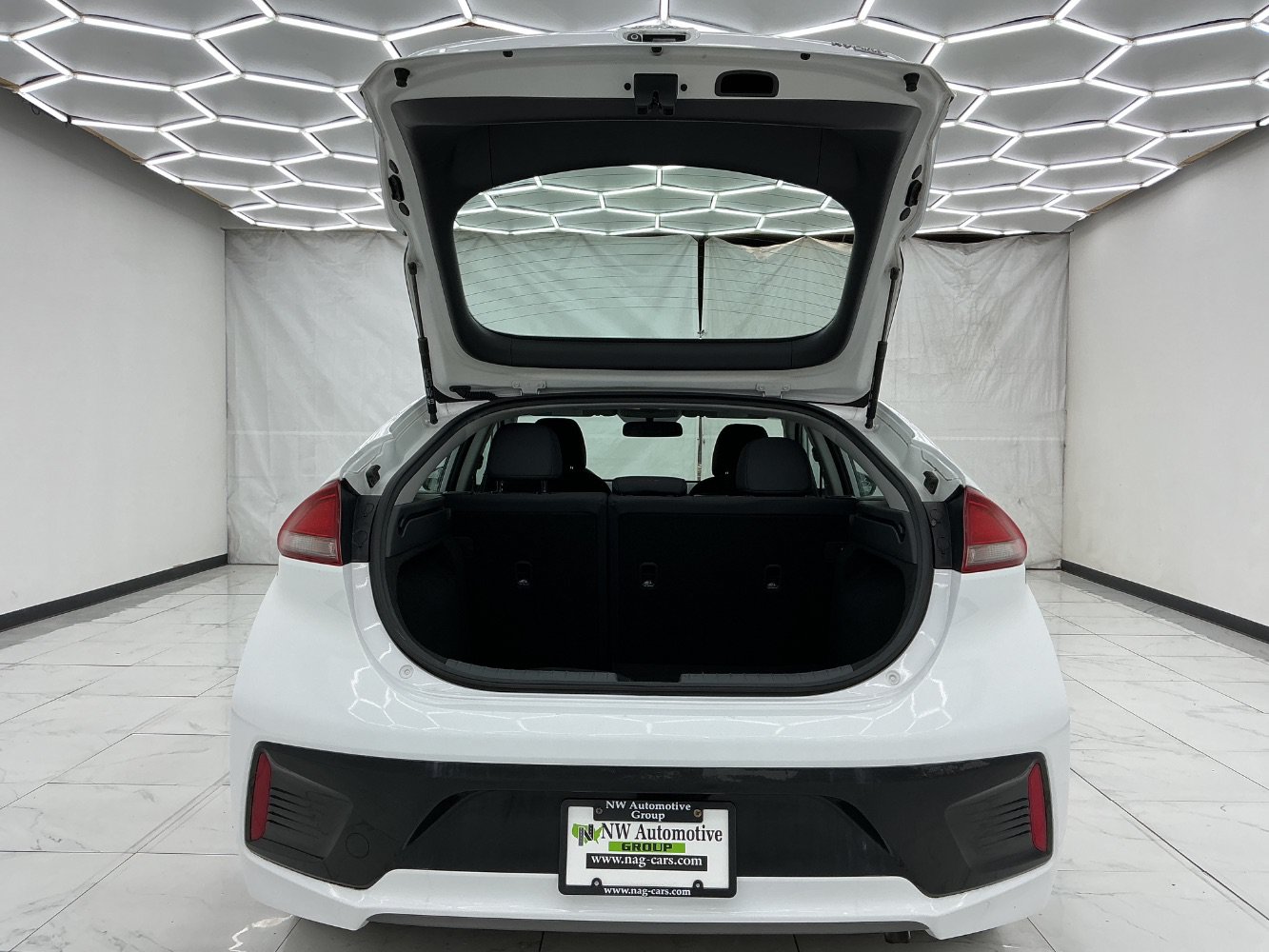 Used 2018 Hyundai Ioniq Blue FWD image 41