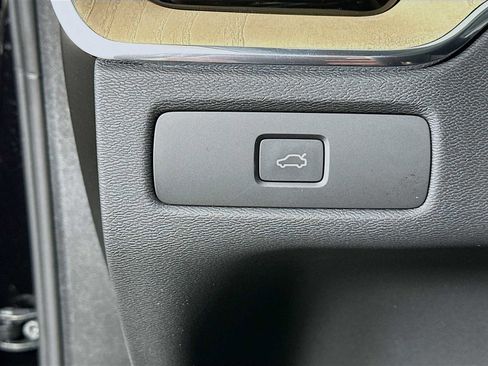 New 2026 Volvo XC60 B5 Plus w/ Protection Package image 10