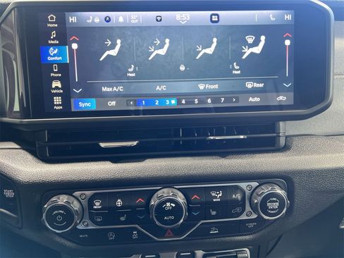 Used 2024 Jeep Gladiator Sport image 18