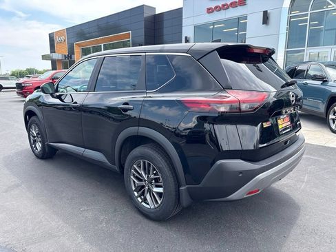 Used 2023 Nissan Rogue S AWD/4WD image 3