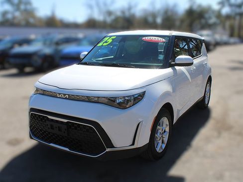 Certified 2025 Kia Soul LX image 16