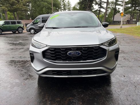 Used 2023 Ford Escape ST-Line w/ Tech Pack #1 AWD/4WD image 2