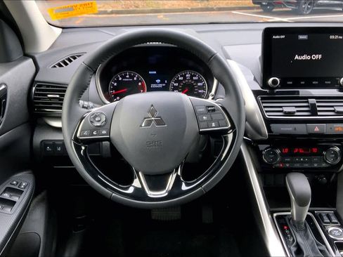 Used 2025 Mitsubishi Eclipse Cross SE image 5