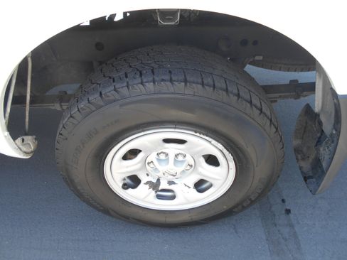 Used 2019 Nissan Frontier S RWD image 12