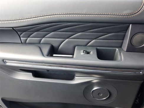 Used 2023 Ford Expedition Max Platinum image 13